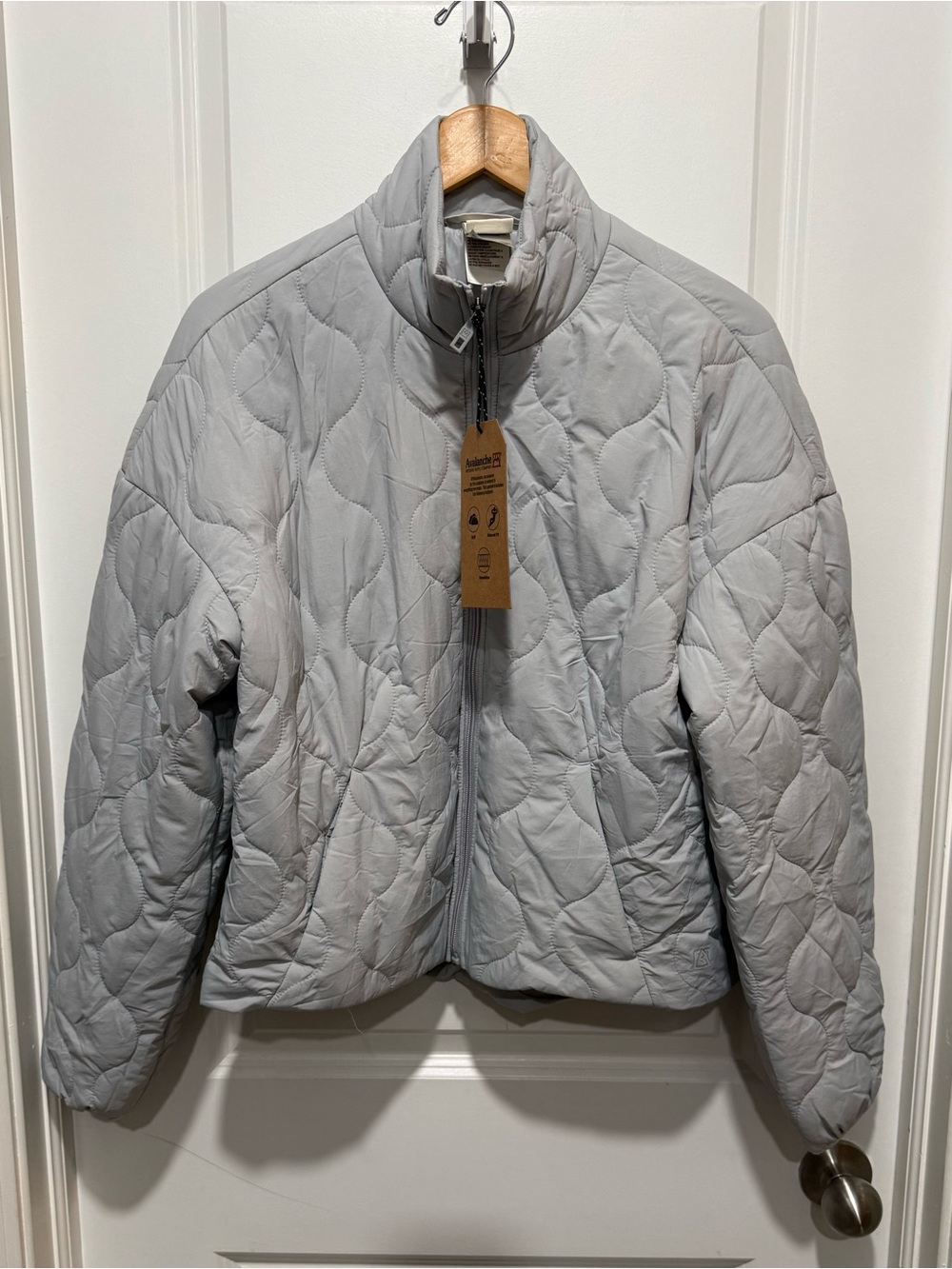 Avalanche Light Gray Quilted Puffer Jacket - Women's Small